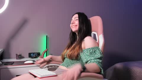 Snapshot of beriesniks chatting on December 2024 12:26:01 PM BeriesNiks online show from December 2024 12:26:01 PM