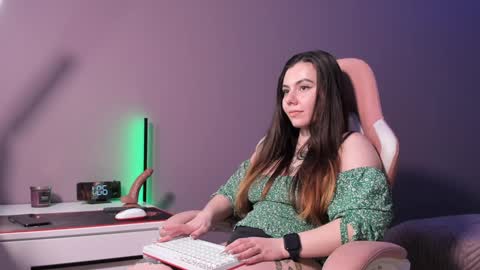 Snapshot of beriesniks chatting on December 2024 06:05:01 PM BeriesNiks online show from December 2024 06:05:01 PM