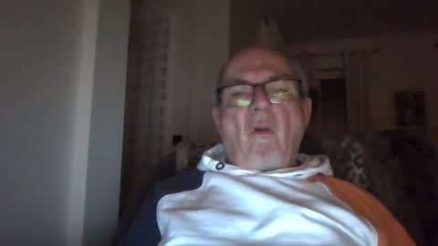 bernard1102 online show from January 2025 04:29:01 AM