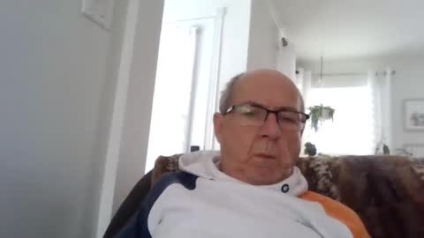 bernard1102 online show from January 2025 02:02:02 PM