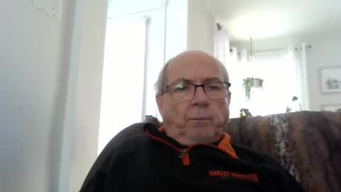 bernard1102 online show from February 2025 02:09:02 PM