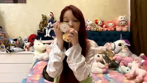 Eva  online show from May 2026 07:35:01 AM