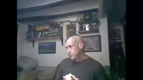 bernichaoss77 online show from December 2024 08:45:02 PM