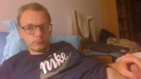 Snapshot of bernie484237 chatting on May 2026 09:54:02 PM Bernie online show from May 2026 09:54:02 PM