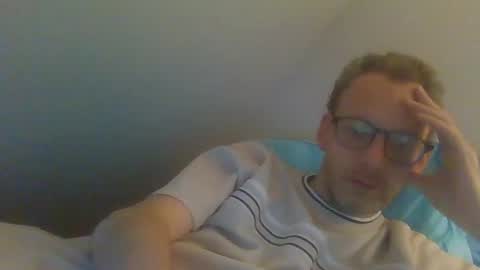 Snapshot of bernie484237 chatting on June 2026 04:45:01 PM Bernie online show from June 2026 04:45:01 PM