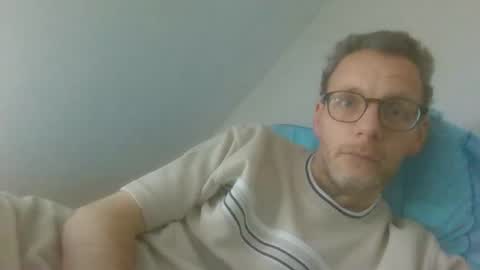 Snapshot of bernie484237 chatting on June 2026 01:06:02 PM Bernie online show from June 2026 01:06:02 PM