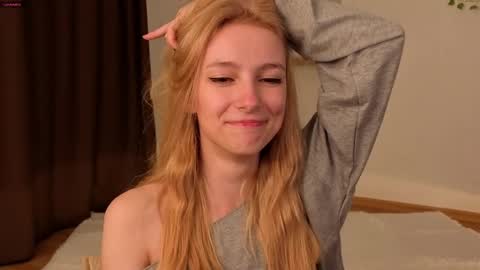 Hi Im NikaComing back online on Monday 3 online show from May 2026 11:40:01 AM