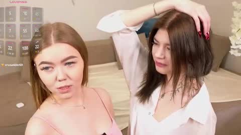 Snapshot of berry_bloom chatting on December 2025 11:15:02 AM Aurora online show from December 2025 11:15:02 AM