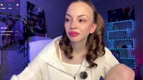 Snapshot of berry_buns chatting on November 2025 05:19:02 AM Sofia online show from November 2025 05:19:02 AM