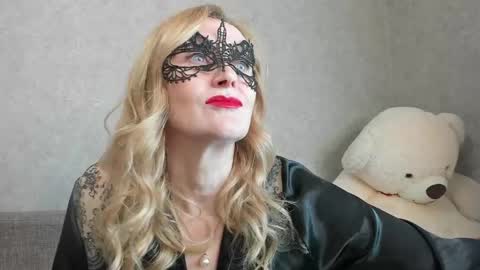 Snapshot of best__angelica chatting on April 2026 05:43:01 PM best__angelica online show from April 2026 05:43:01 PM
