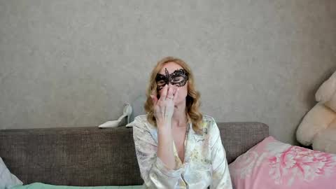 Snapshot of best__angelica chatting on April 2026 05:42:02 PM best__angelica online show from April 2026 05:42:02 PM