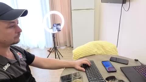 Snapshot of best_ass2000 chatting on March 2026 11:24:01 AM best_ass2000 online show from March 2026 11:24:01 AM