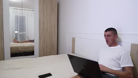 Alex and Victoria online show from October 2025 04:48:02 PM