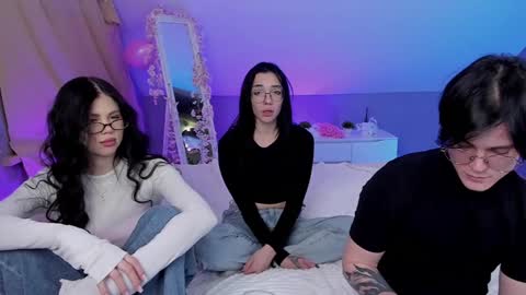 Snapshot of best_trip chatting on January 2025 02:36:01 PM Danny and Kira online show from January 2025 02:36:01 PM