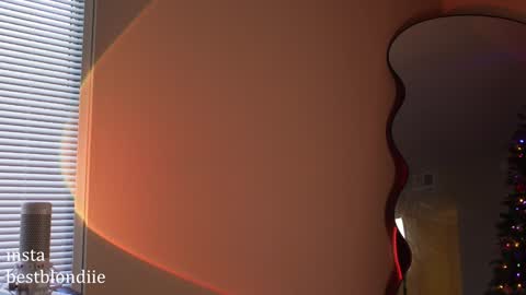 Chloe Next stream on Friday online show from December 2024 09:17:02 PM