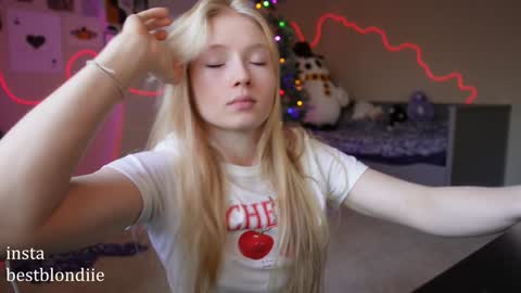 Chloe Next stream on Friday online show from December 2024 05:29:01 PM