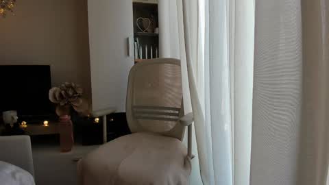 Vicky   online show from October 2025 06:32:01 AM