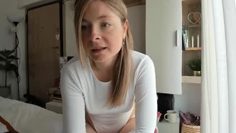 Vicky   online show from May 2026 09:37:01 AM