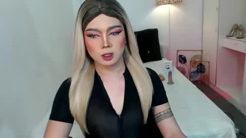 bestgirljulia online show from November 2025 04:35:02 AM