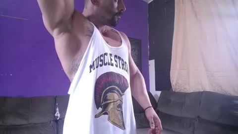 Snapshot of bestmuscle chatting on December 2024 03:03:01 PM bestmuscle online show from December 2024 03:03:01 PM