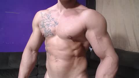 Snapshot of bestmuscle chatting on January 2025 06:18:01 PM bestmuscle online show from January 2025 06:18:01 PM