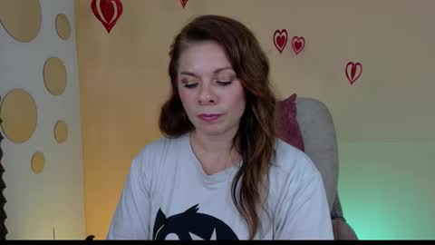 Snapshot of betsy_anub chatting on October 2025 12:52:02 AM LINDA online show from October 2025 12:52:02 AM