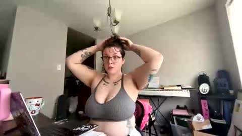 Snapshot of bettycake666 chatting on February 2026 09:31:01 PM Betty Cake online show from February 2026 09:31:01 PM