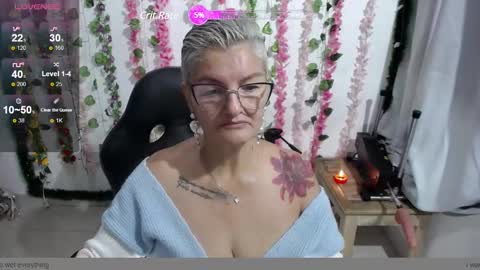 Snapshot of bety_cum3 chatting on January 2025 11:04:02 AM bibiana online show from January 2025 11:04:02 AM