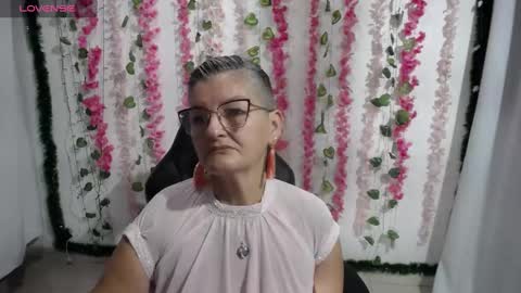 Snapshot of bety_cum3 chatting on February 2025 11:01:02 AM bibiana online show from February 2025 11:01:02 AM