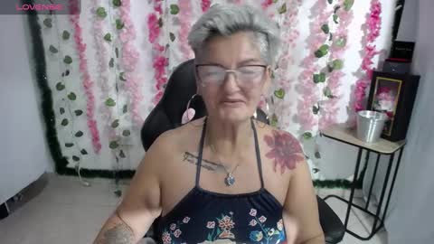 Snapshot of bety_cum3 chatting on February 2025 08:11:02 PM bibiana online show from February 2025 08:11:02 PM
