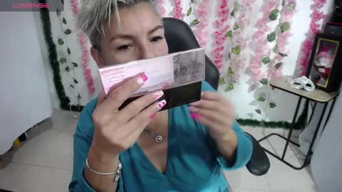 Snapshot of bety_cum3 chatting on February 2025 09:00:02 AM bibiana online show from February 2025 09:00:02 AM