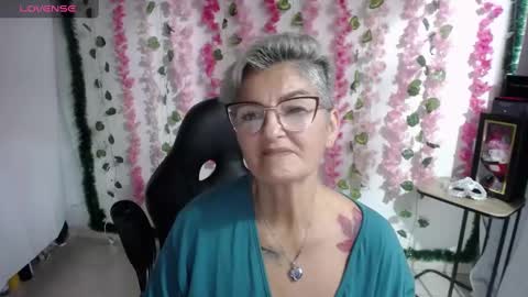 Snapshot of bety_cum3 chatting on February 2025 02:35:02 PM bibiana online show from February 2025 02:35:02 PM