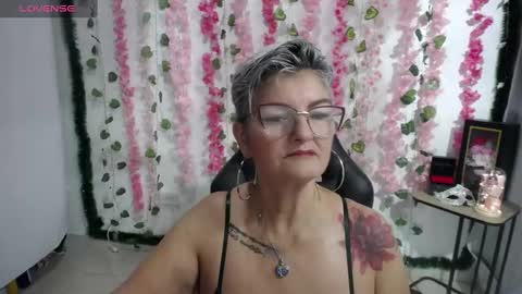 Snapshot of bety_cum3 chatting on March 2025 10:24:02 AM bibiana online show from March 2025 10:24:02 AM