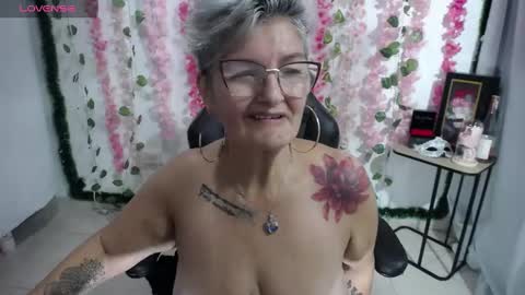 Snapshot of bety_cum3 chatting on March 2025 12:01:02 PM bibiana online show from March 2025 12:01:02 PM