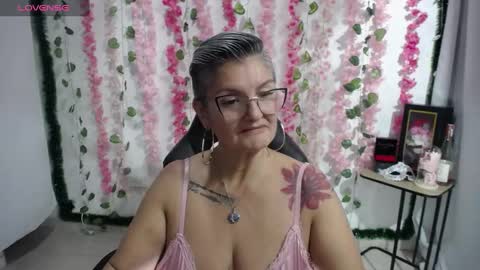 Snapshot of bety_cum3 chatting on March 2025 09:11:02 PM bibiana online show from March 2025 09:11:02 PM