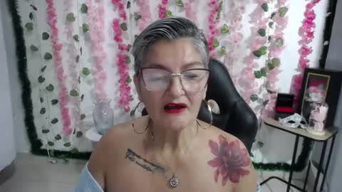 Snapshot of bety_cum3 chatting on March 2025 10:33:02 AM bibiana online show from March 2025 10:33:02 AM
