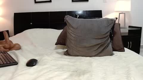 Catalina online show from February 2025 10:33:01 PM