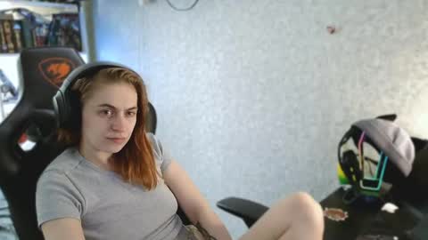 beverly_yay online show from April 2026 12:29:02 PM