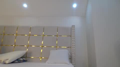 Snapshot of beverlyne5 chatting on November 2025 07:02:01 PM beverly online show from November 2025 07:02:01 PM