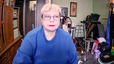 Snapshot of beverlyqcynia chatting on November 2025 12:18:02 PM BeverlyQCynia online show from November 2025 12:18:02 PM