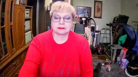 Snapshot of beverlyqcynia chatting on November 2025 11:44:02 AM BeverlyQCynia online show from November 2025 11:44:02 AM