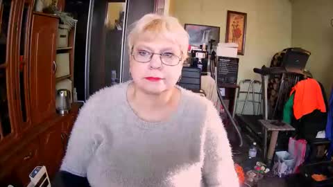 BeverlyQCynia online show from February 2026 12:04:02 PM