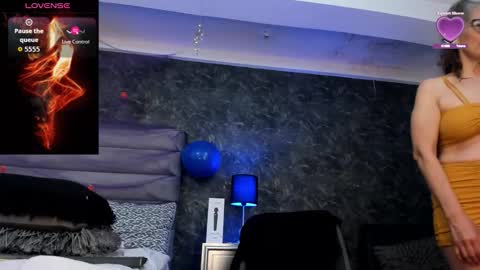 Snapshot of bianca_bella_ chatting on November 2025 12:03:01 PM BESHA... online show from November 2025 12:03:01 PM