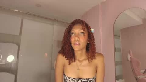 biancaa__18 online show from September 2025 07:38:01 PM