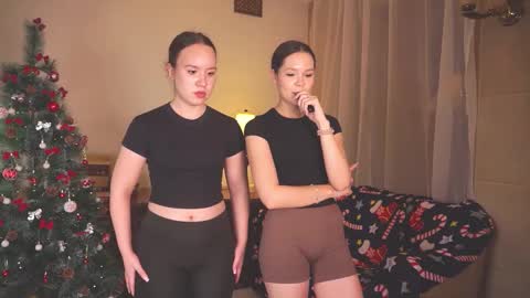 Lisa and Alice online show from December 2025 01:39:01 PM