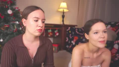 Lisa and Alice online show from December 2025 02:44:02 PM