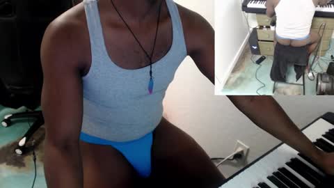 Snapshot of bicepsandfrot chatting on February 2025 10:52:01 AM BicepsandFrot online show from February 2025 10:52:01 AM