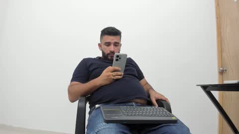 Tommy online show from October 2025 01:13:02 AM