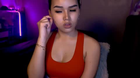 Mia online show from December 2024 03:44:01 PM