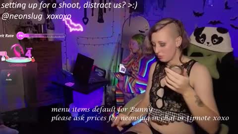 Snapshot of bigbearandbunny chatting on December 2025 08:26:01 PM bigbearandbunny online show from December 2025 08:26:01 PM